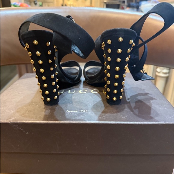 Gucci Black and Gold Women's Heels - Picture 3 of 6